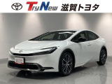 低重心でスタイリッシュなデザインで先進的な印象を放つヘッドライトが魅力なプリウスです。
