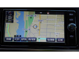 純正ナビを装備。タッチパネル式で使いやすく、お出かけもラクラクです。