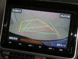 【バックカメラ】駐車時に後方がリアルタイム映像で確認できます。大型商業施設や立体駐車場での駐車時や、夜間のバック時に大活躍!運転スキルに関わらず、今や必須となった装備のひとつです!