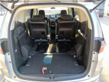 サードシートを格納すればさらに荷室が広がります。