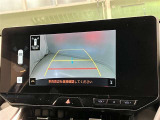 バックガイドモニターで、後方を確認しながら安心して駐車することができます。運転初心者も熟練者も必須の機能ですよ!