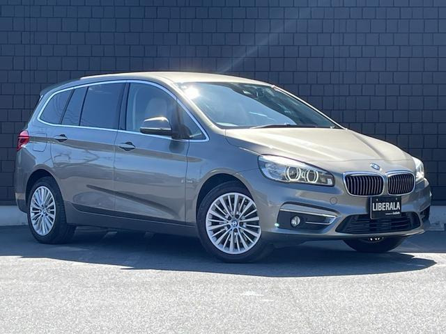 2シリーズグランツアラー 218i ラグジュアリー 4WD 本革シート