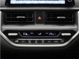フルオートエアコン搭載。好みの温度に設定するだけで、風向や風量を自動でコントロール!いつでも快適な車内環境に。