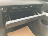 ■助手席前の収納です!