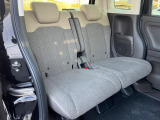 後部座席も気になるようなキズ・汚れやへたり等、大きなダメージはなく、良好な状態です。