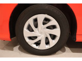 ■装着ホイール■  スチールホイール&車体デザインにマッチングしたホイールキャップです。空気抵抗を少なくして燃費向上にも貢献しています。