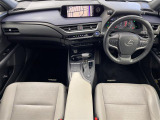 UX 250h バージョンL 本革シート サンルーフ