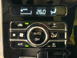 AUTOエアコンを装備しています♪室内の温度を設定するとセンサーが室温を感知して、温度、風量を自動的にコントロ-ルして快適な空間を作ってくれます!