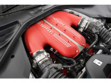 6.5L V型12気筒エンジン搭載。最 高出力830psを発生させ、高速走行以外にもサーキット走行でもレーシングスピリットを高めてくれます。
