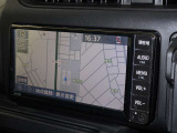 ナビゲーション付です。 ナビがあると便利、ラクラク何処でもいけます。 ナビが有るのと無いのとでは大きな違いですね。