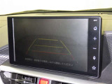 バックモニターも装備しております。バックギアに入れるとナビ画面に車の後方が映し出されます。これで後方確認も安心!