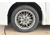 純正なので車に似合うデザインになっていますね。スタッドレスタイヤもご相談下さい。