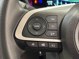 ナビゲーションやオーディオなどを取り付けた場合にはその操作がハンドルの手元でできるステアリングスイッチが付いてます