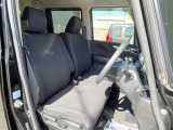 運転席シート廻りは使用感も少なく、良好な状態となっています。丁寧に使われていたことがよくわかりますね。