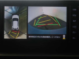 パノラミックビューモニター付きです。車両を上から見た様な映像を画面に表示。運転席からの目視だけでは見にくい、車両周辺の状況をリアルタイムでしっかり確認出来ます。