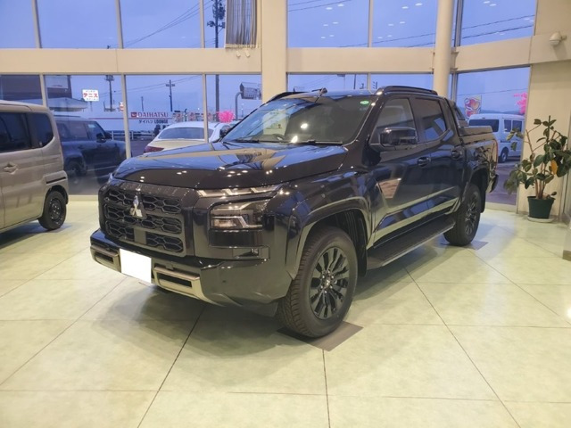 トライトン 2.4 GSR ディーゼル 4WD 