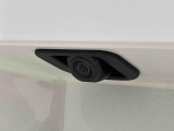 ナビゲーション等を装着した場合にバックするとき後方の安全確認ができるバックカメラが付いてます