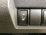 シートヒーターが付いています!寒い日に便利な装備ですね。
