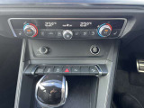 地図情報や車両情報などをステアリングのスイッチから操作して表示できます。