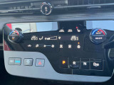 シフトもボタンタイプで操作も簡単!左右独立エアコンやシートヒーター、プロパイロットパーキングも付いています。