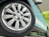 【純正14インチアルミホイール】外観にマッチした純正アルミホイールを装着しております。各種社外アルミホイールや、スタッドレスタイヤも取扱いしております。是非ご相談ください♪