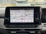 ハンズフリーフォン、VICS(FM多重)、ボイスコマンド、Bluetooth対応、USB接続、HDMI接続、Apple CarPlay ・ Android Auto 連携機能、AM/FMラジオ、NissanConnect サービス対応、iPod対応