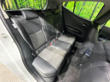 コンパクトカーですが、セカンドシートは十分な広さがあり快適にお乗りいただけます♪シートを倒して大きな荷物を積んだりと、用途の幅が広い1台です。