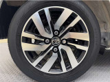 「トヨタ純正アルミホイール」を装着!純正なので車のデザインともマッチしています。高級感やスポーティーさを際立たせてくれます。