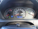 とっても見やすいメーターです。夜間時はラグジュアリーな気分にさせてくれる照明が魅力ですので、夜のドライブも楽しみになりますよ♪