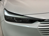 LEDヘッドライトは、点灯の瞬間から最大光量を発揮し、突然暗くなるトンネルなどでの安定感を高めます。