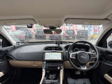 【インパネ全体】ナビやオーディオは純正部品だけではなく社外メーカーの部品も別途で取付が可能です。お気軽にお申し付けください。