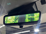 【デジタルインナーミラー】後席の大きな荷物や同乗者で後方が確認しづらい時でも安心!カメラが撮影した車両後方の映像をルームミラー内に表示。クリアな視界で状況の確認が可能です!