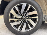 アルミホイール付き!「純正」なので車のデザインともマッチしています。お洒落は足元から。。。といいますから♪