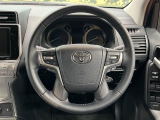【純正革巻きステアリング】上質な革を使用することで、手にしっかり馴染みとても運転しやすいハンドルです♪
