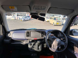 前席画像です。室内空間広々!運転し易いお車です。