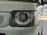 LEDヘッドライトは、点灯の瞬間から最大光量を発揮し、突然暗くなるトンネルなどでの安定感を高めます。