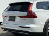 ◆バック/万が一を考え、安全性を重視する方に選ばれているVOLVO車。ドアを開閉するとその重み・厚みに驚くはず