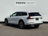 ◆バック/万が一を考え、安全性を重視する方に選ばれているVOLVO車。ドアを開閉するとその重み・厚みに驚くはず
