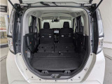 2列目シートを倒すと、大きな荷物の積載も可能です
