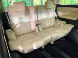 3列目シートはもちろん状態良好☆大人でもゆったりと座って頂けますので、大人数でのお出かけもラクラクです♪ご家族で、気の知れた仲間で、ドライブに行くのが楽しみですね♪
