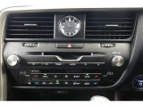 ★運転席と助手席でそれぞれお好みに合わせて温度設定が行えるフルオートエアコンです。外気温や室温、日射量を感知し、吹き出し温度、風量を緻密に制御します