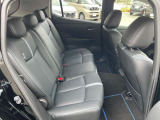 ☆リアシートの居住性・足元のゆとりもバッチリです!長距離ドライブで乗っている方々も疲れず快適に過ごせますね ☆