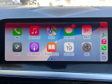 【アップルカープレイ】iPhoneがBMW車両とワイヤレスで接続されます。Apple CarPlayでは、オーディオストリーミングやメッセージングアプリがディスプレイに表示されます。