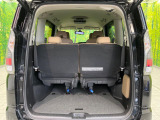 普段のお買い物や通勤、送迎等に十分な荷室スペースを確保しております。サードシートを倒すと、大きな荷物の積載も可能です♪