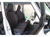 シートは運転する方の疲労が極力溜まらないように設計され、乗り心地も快適な素材を使用しています!是非一度ご来店いただき座ってみてください♪