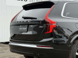 ◆バック/万が一を考え、安全性を重視する方に選ばれているVOLVO車。ドアを開閉するとその重み・厚みに驚くはず