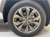 アルミホイール付き!「純正」なので車のデザインともマッチしています。