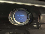 システムスタートボタンです。キーが車内にあれば、HVシステムの始動・停止はブレーキを踏んでスイッチを押すだけ!キーを取り出す手間を省き、ワンプッシュで簡単でスムーズです。