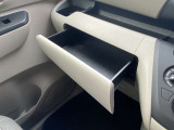 グローブボックスも収納しやすさ◎