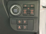 両側パワースライドドア付きだから、狭い駐車スペースなどでの 乗り降りラクラク!小さなお子さまのいるご家庭には嬉しい装備。